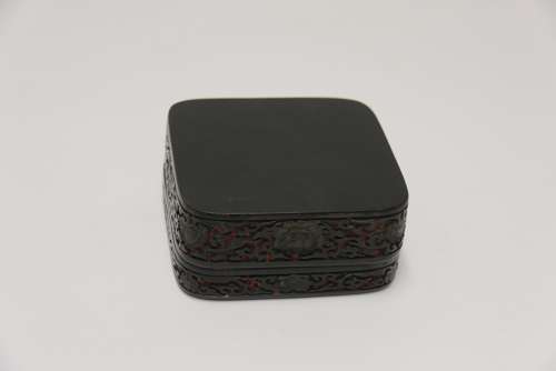 A Fine Quality 19th Century Chinese Carved Red And Black Lacquer Box