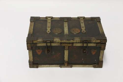 A Rare Huntley And Palmers Novelty Biscuit Tin, English Circa 1900