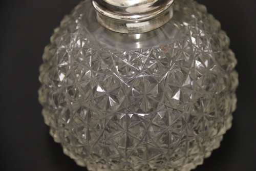 A Good Quality Victorian Silver And Cut Glass Perfume Bottle