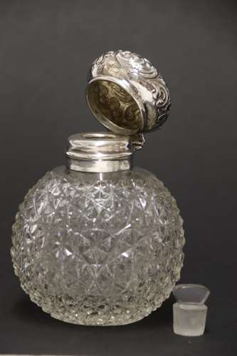 A Good Quality Victorian Silver And Cut Glass Perfume Bottle