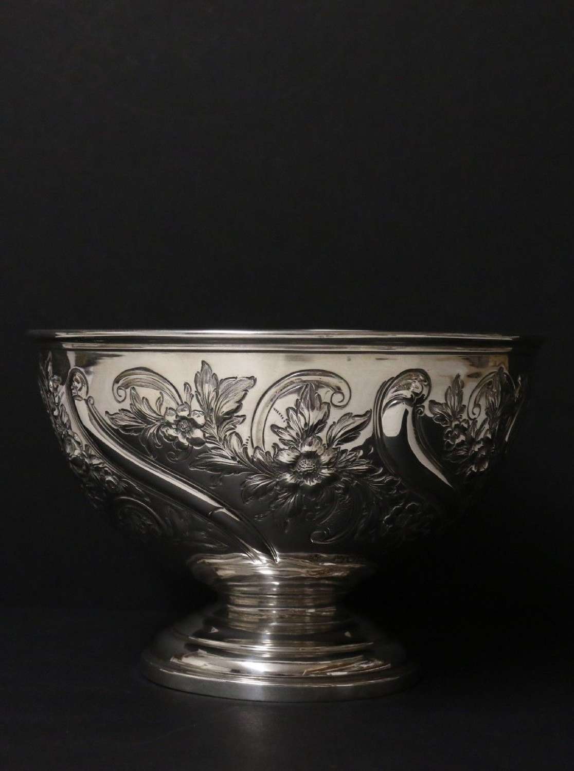 19th c elegant silver bowl by Edward Barnard & Sons London 1897-8