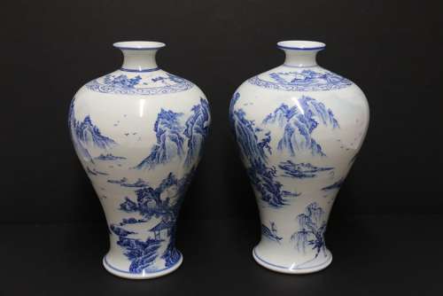 A Fine Pair Of Chinese Republican Period Hand Painted Porcelain Vases