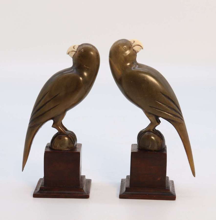 19th century pair of parrots carved from buffalo horn, Indian C 1890