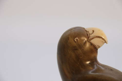 19th century pair of parrots carved from buffalo horn, Indian C 1890