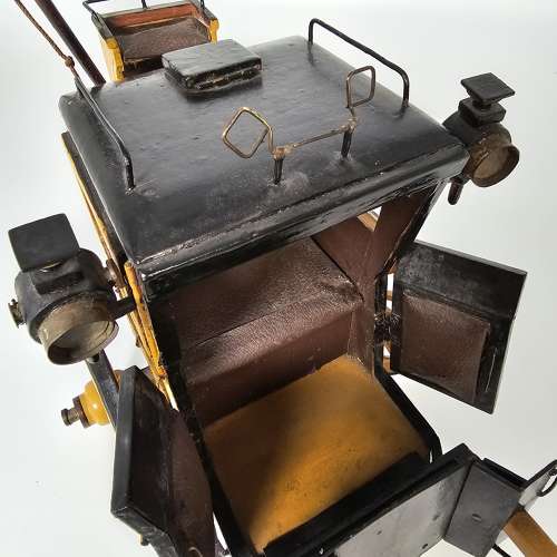 A 1920s scale model of an early 19th century Hanson cab